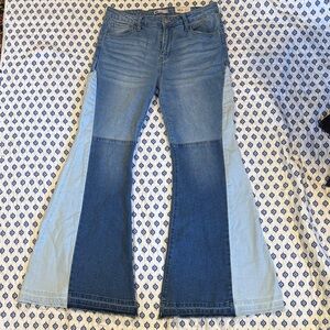Kohls SO NWT Women's 3 Tone Flare Bell Jeans 11/30 whiskered